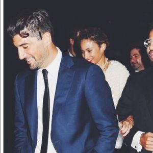 Meet your Posher, Devin